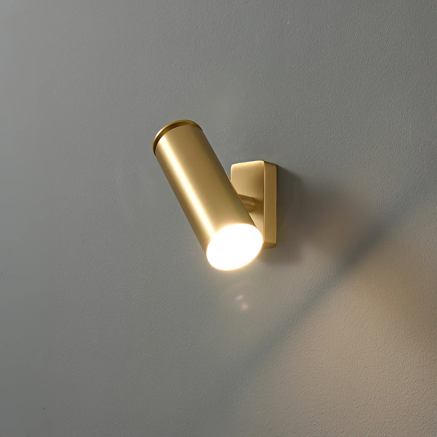 Champeaux Wall Lamp