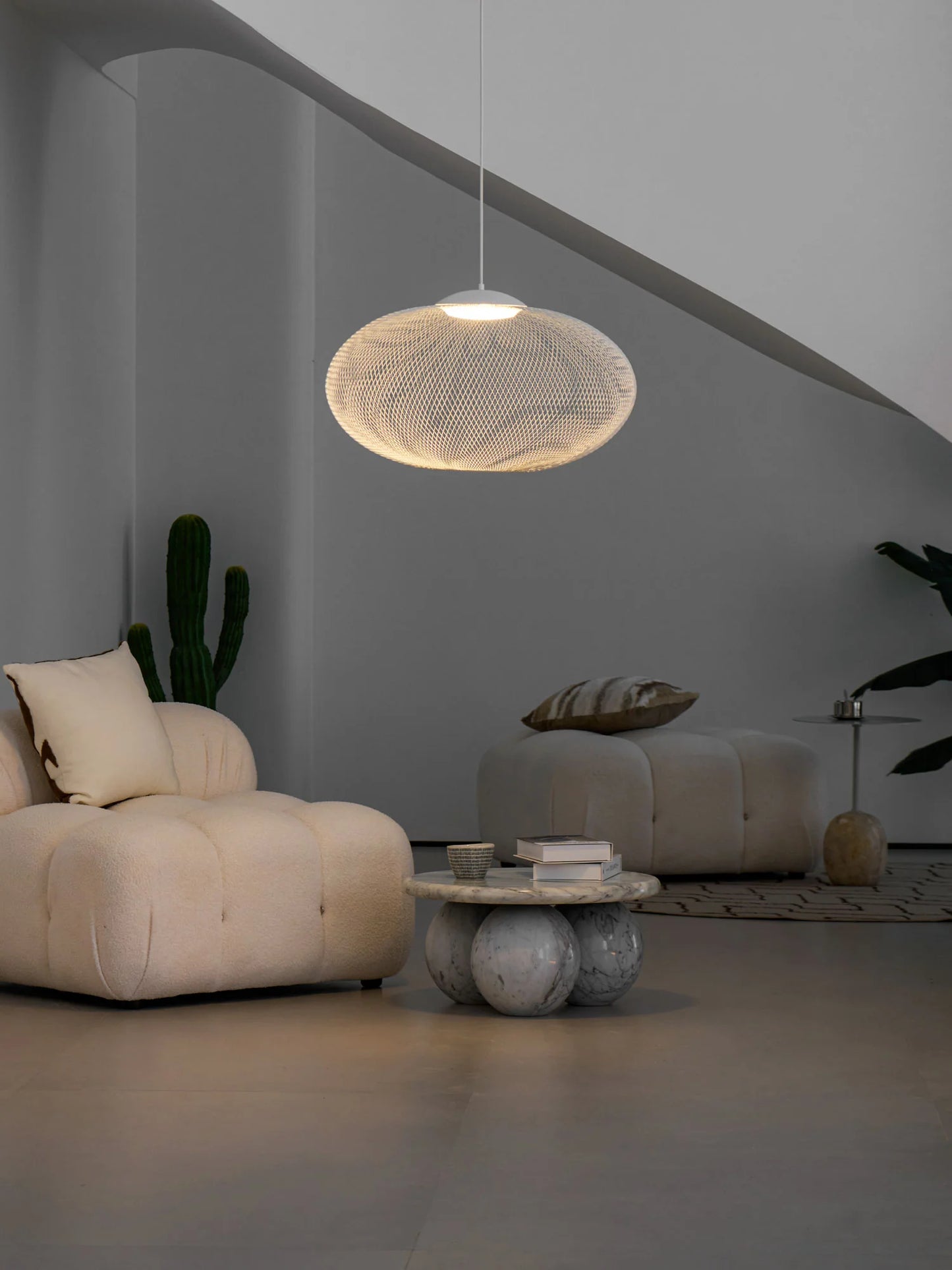 Metallic Meshwork Pendant Lamp