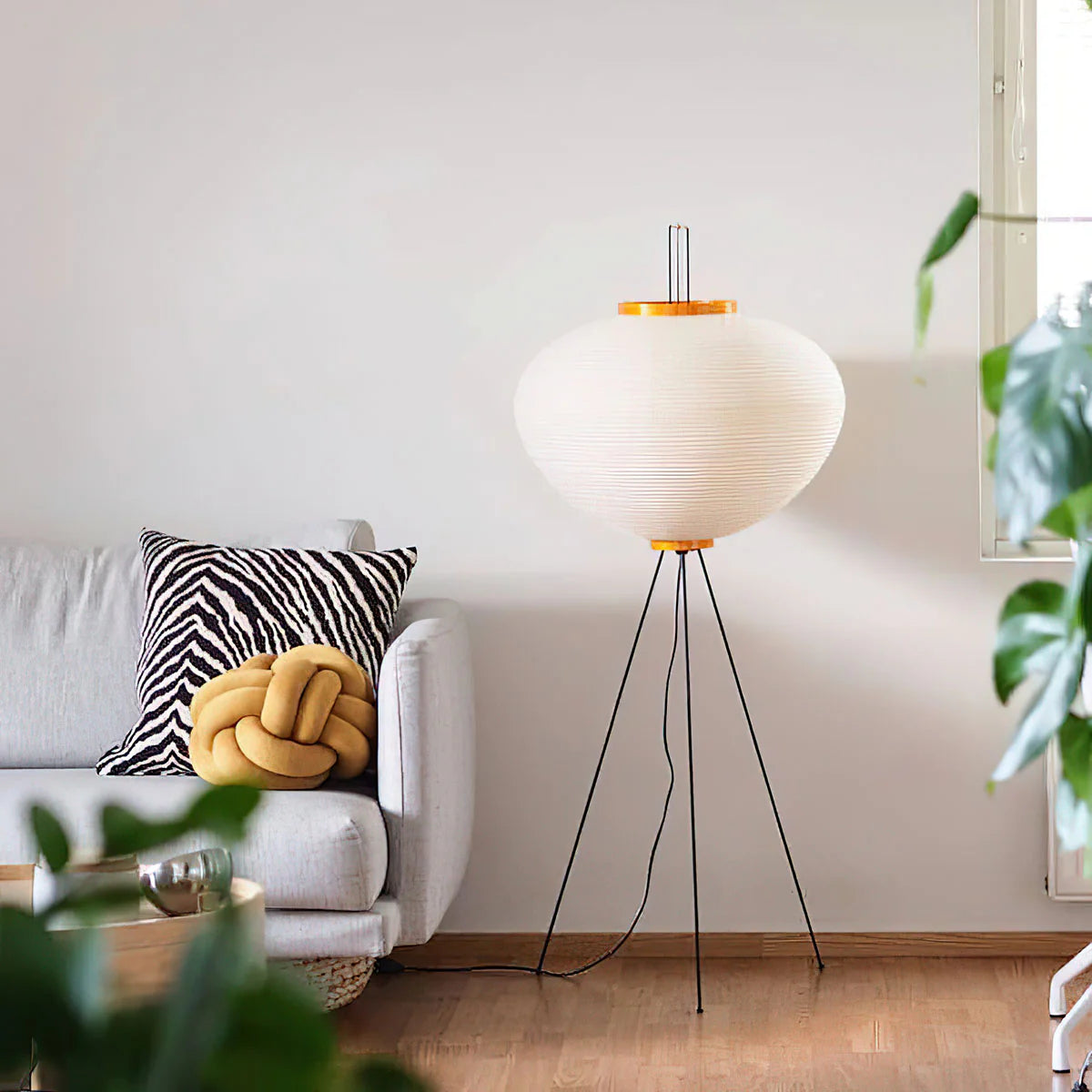 Akari 10A Floor Lamp