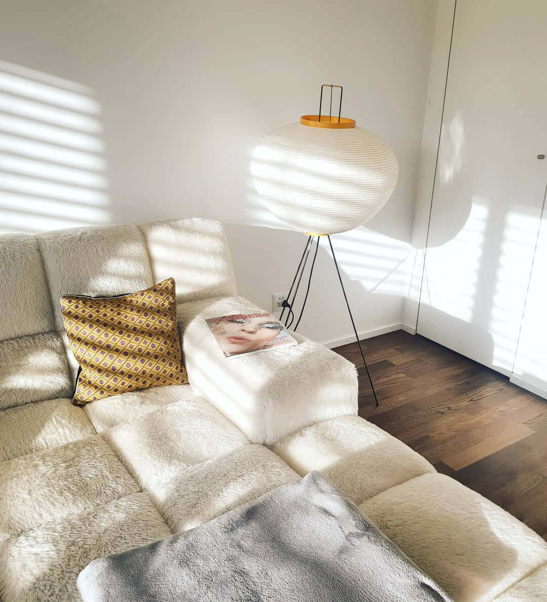 Akari 10A Floor Lamp