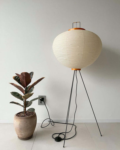 Akari 10A Floor Lamp