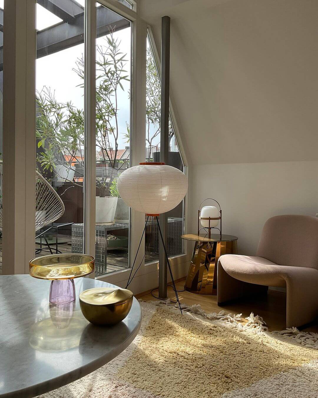 Akari 10A Floor Lamp