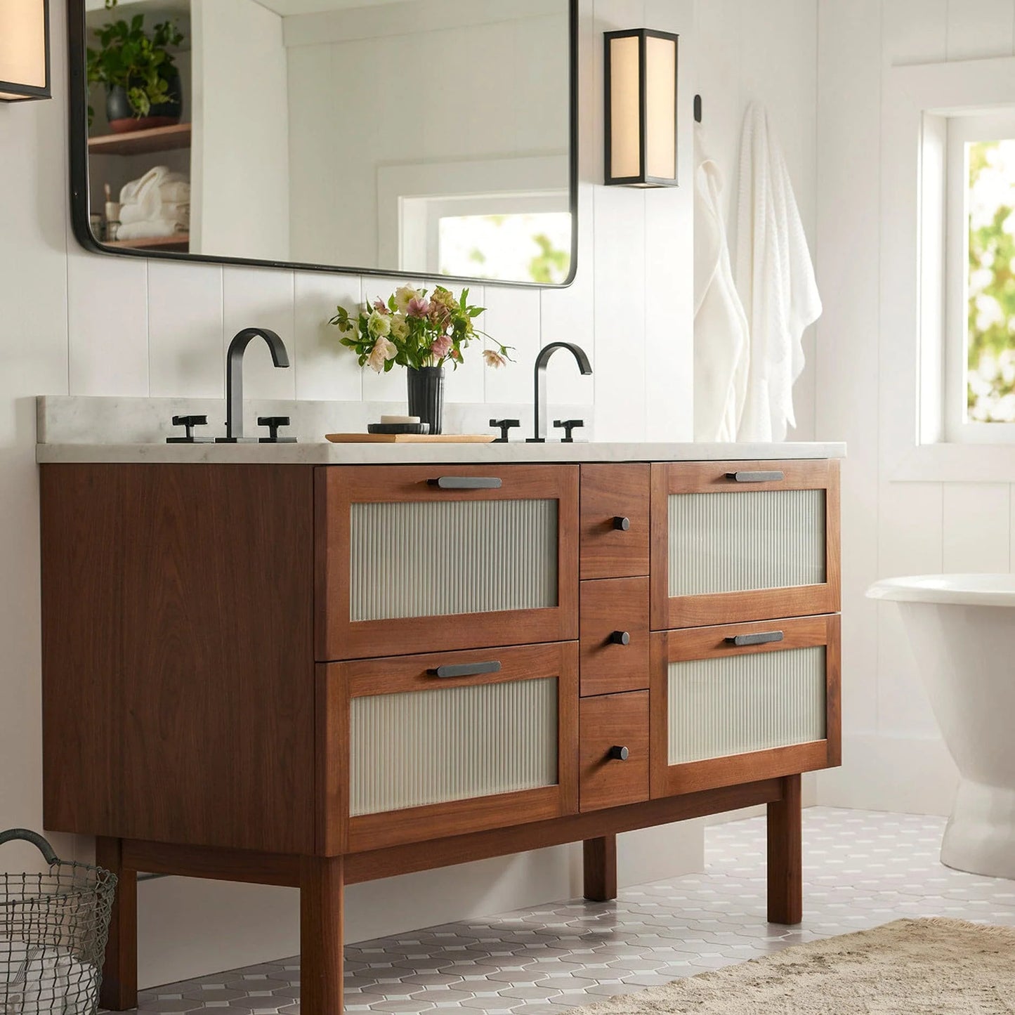 Amsel Outdoor Wall Lamp