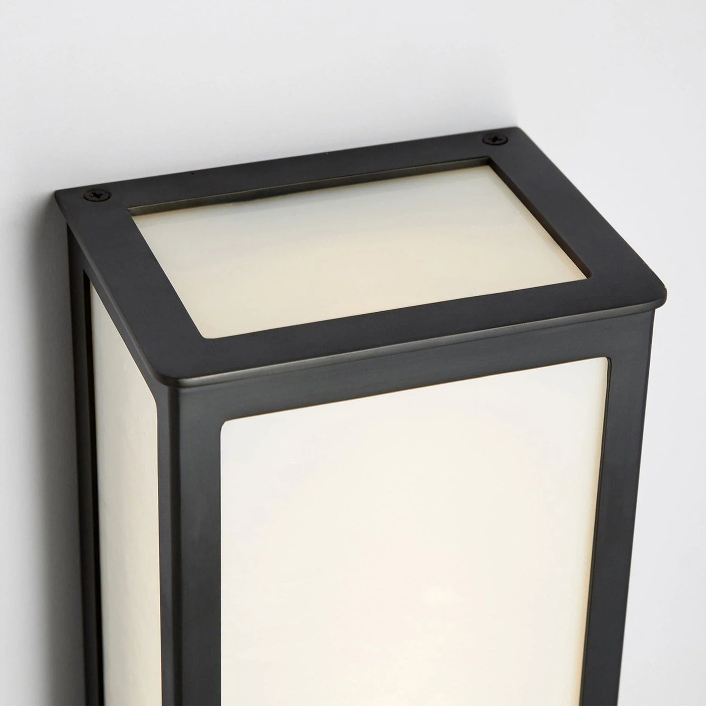 Amsel Outdoor Wall Lamp