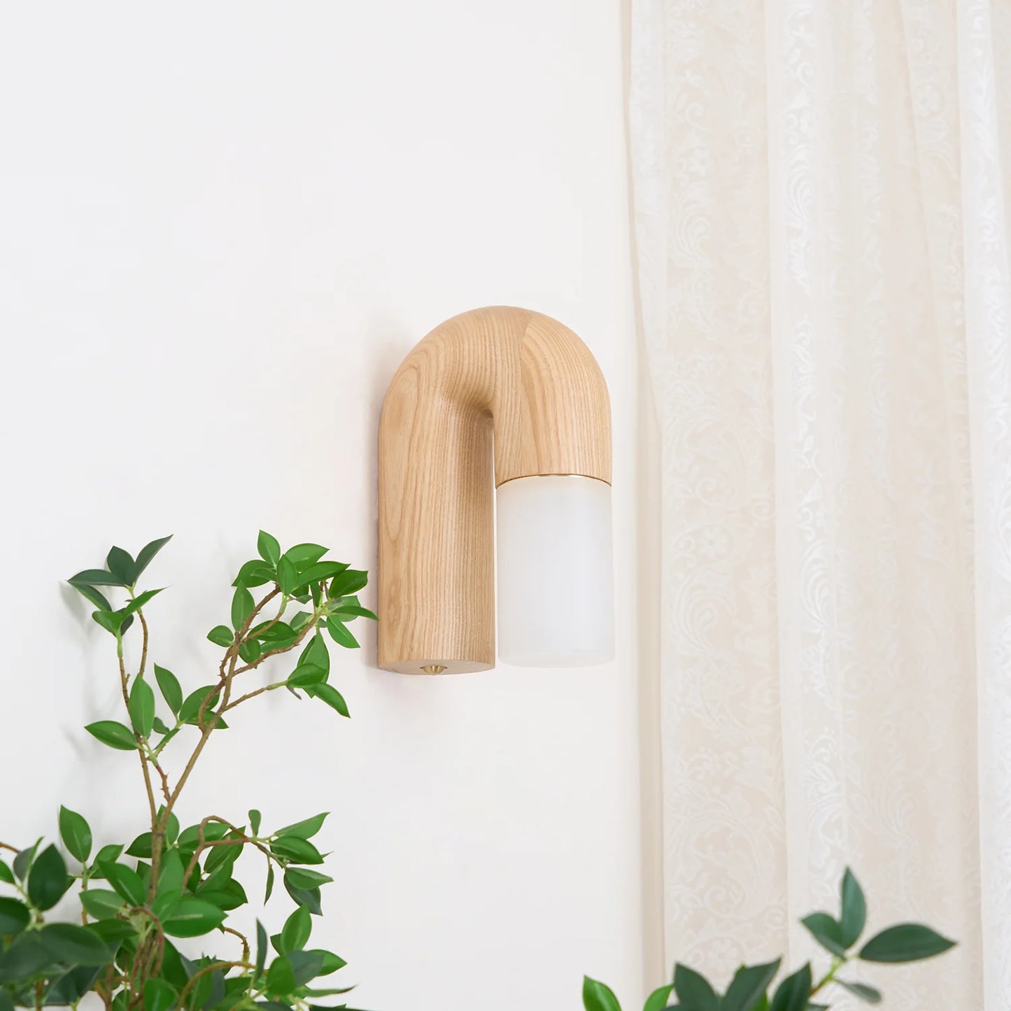 Arcus Wood Wall Lamp