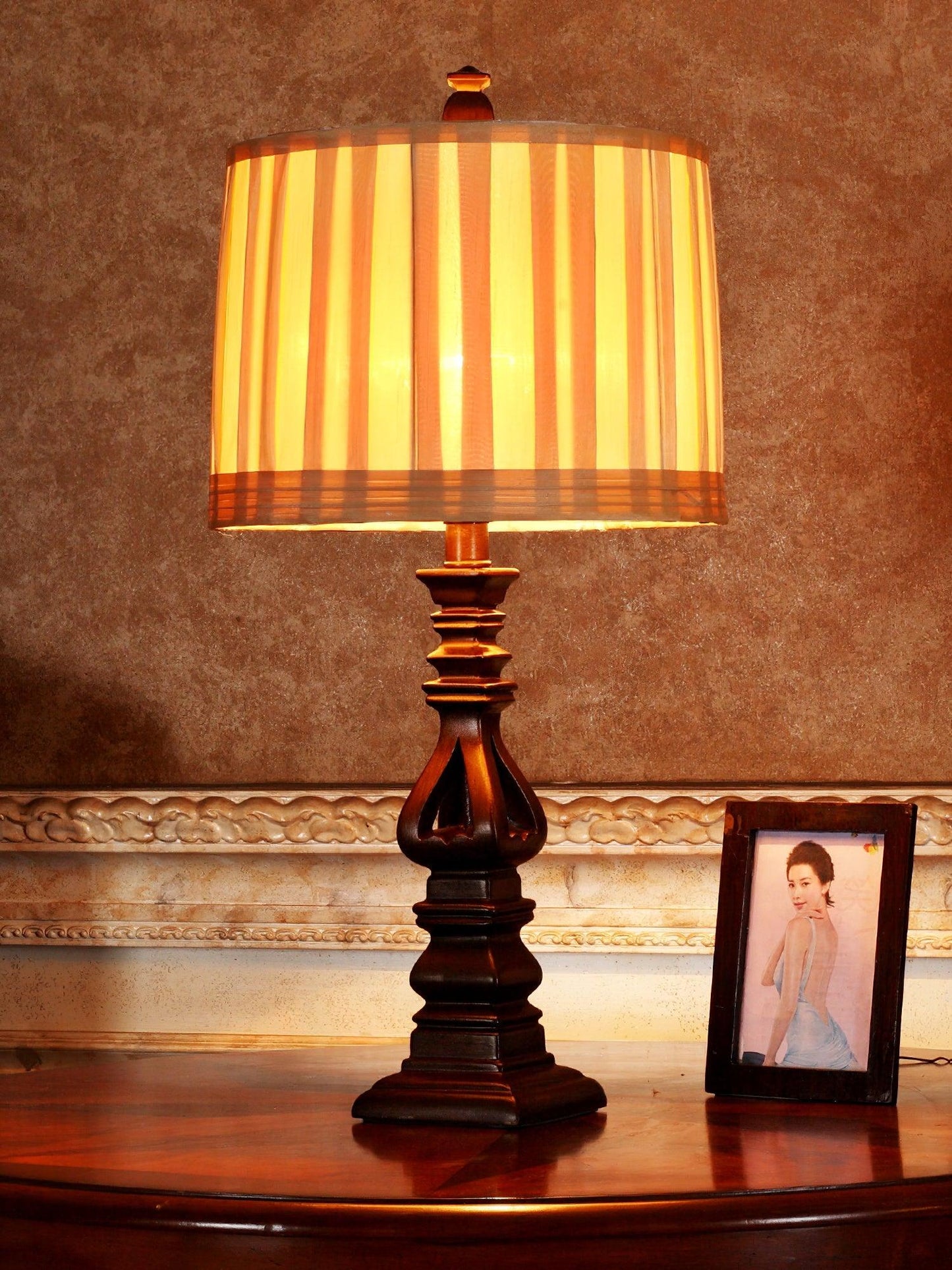Canora Traditional Vintage Table Lamp