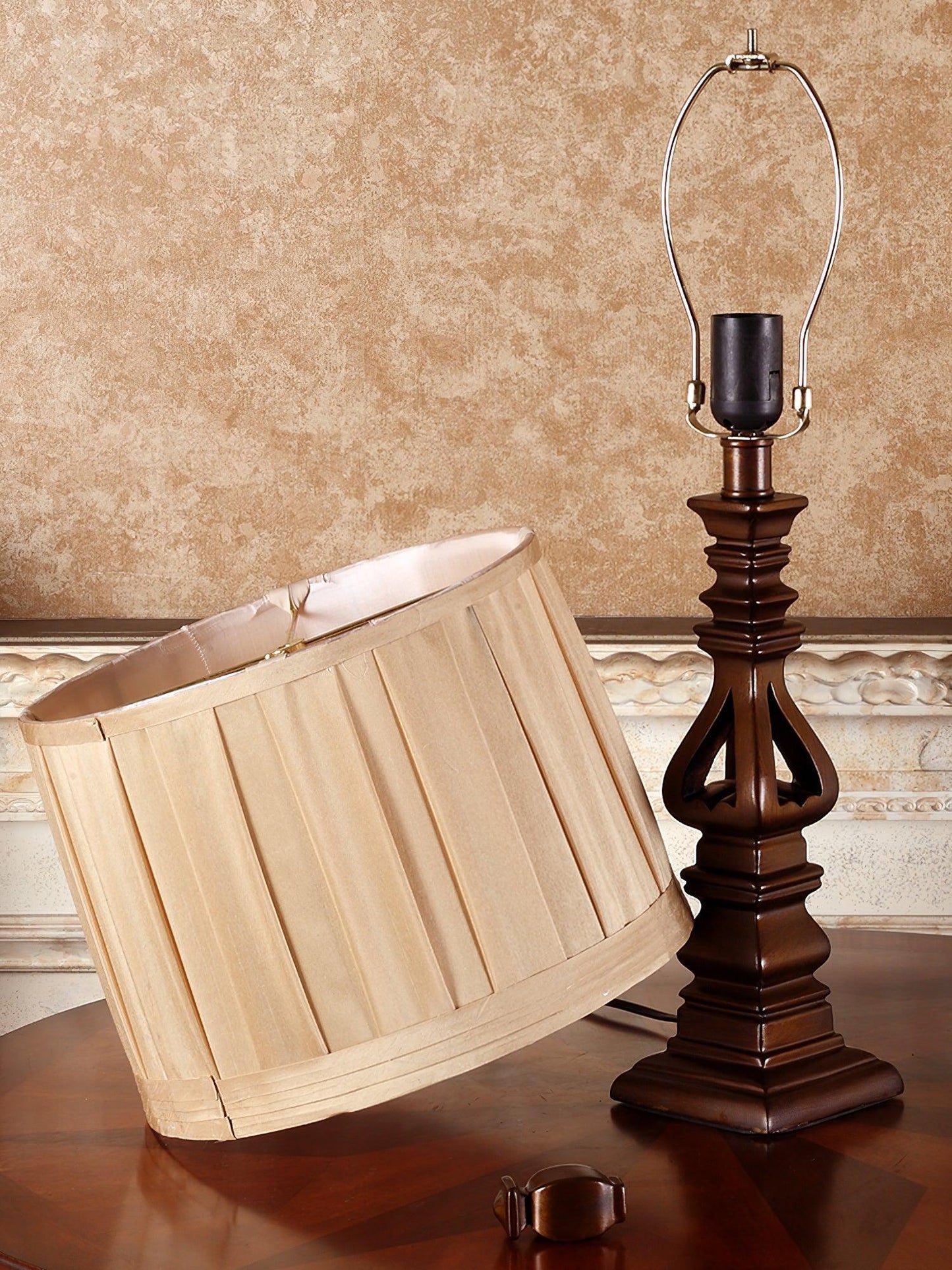 Canora Traditional Vintage Table Lamp