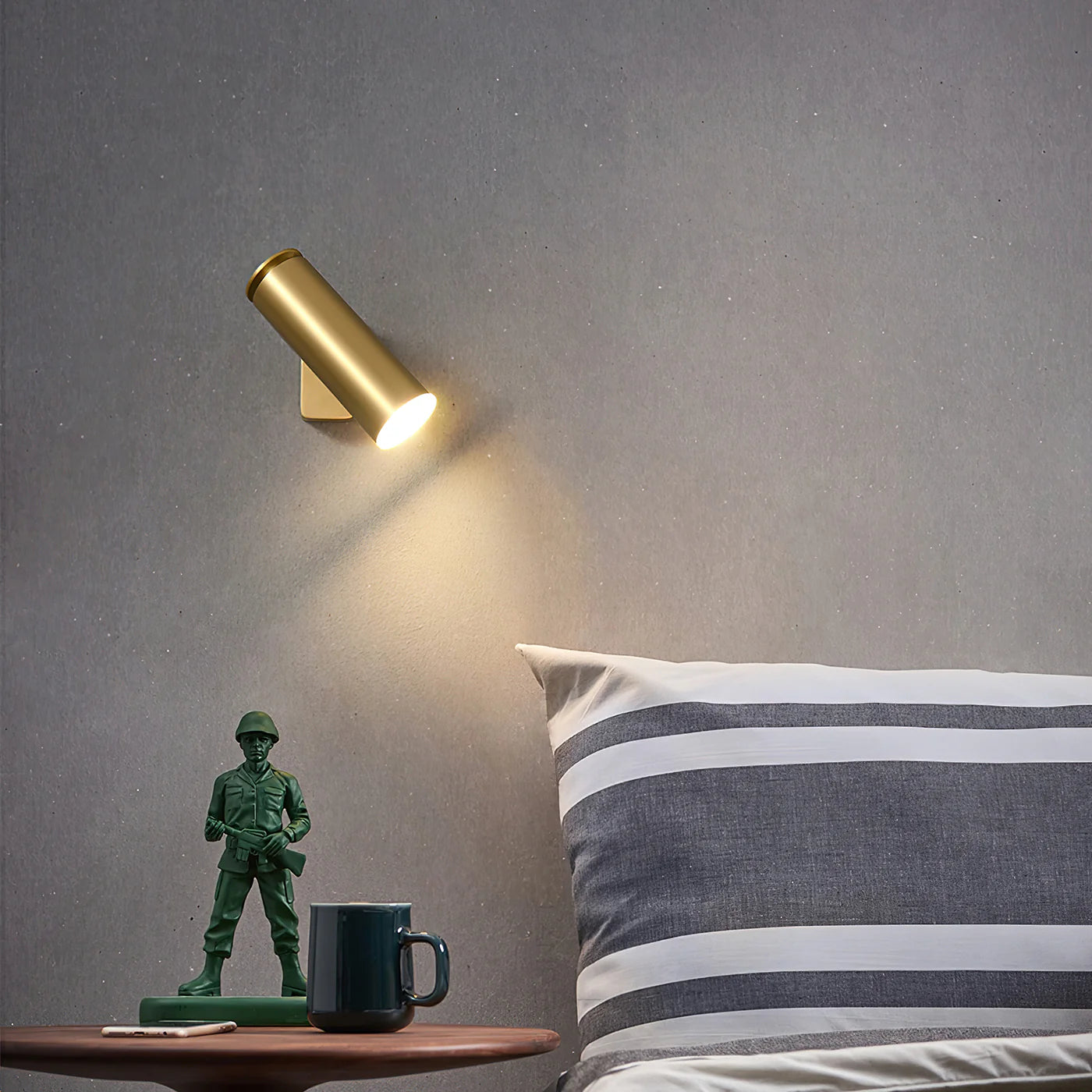 Champeaux Wall Lamp