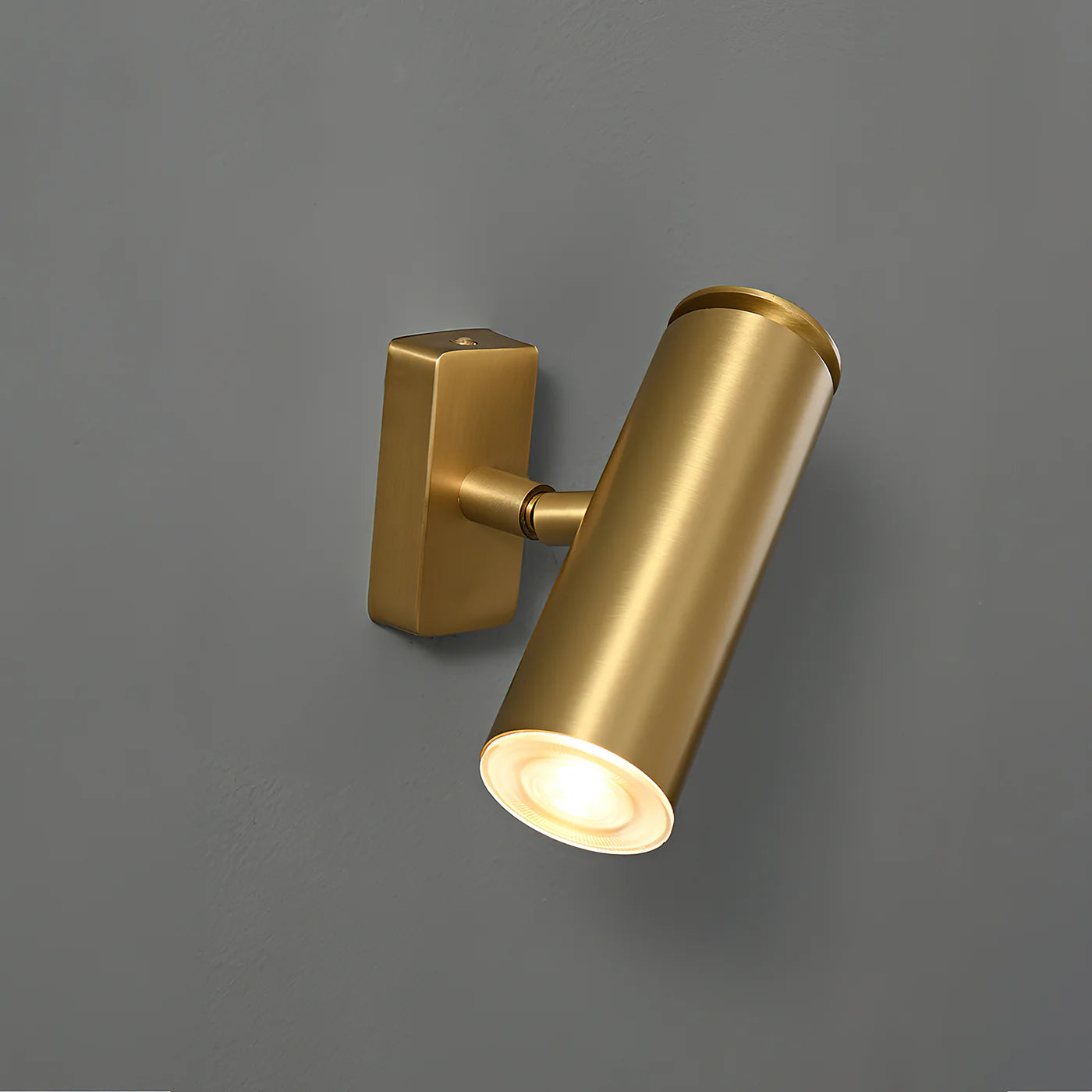 Champeaux Wall Lamp