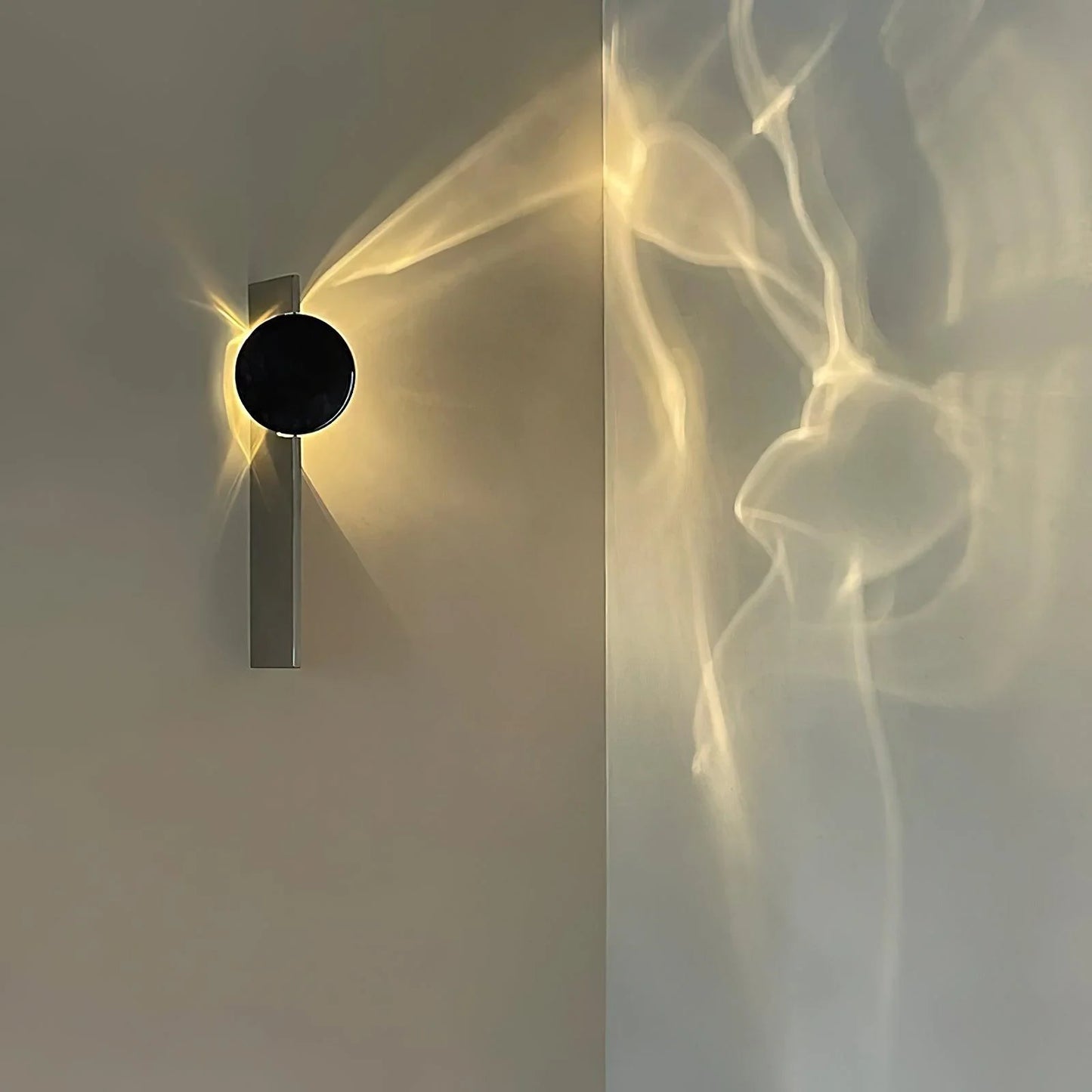 Creative Light And Shadow Wall Lamp