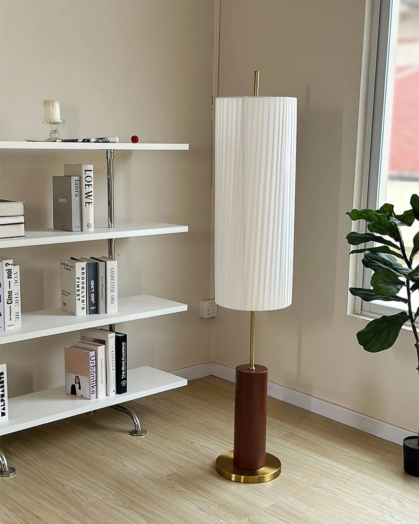Dorica Floor Lamp