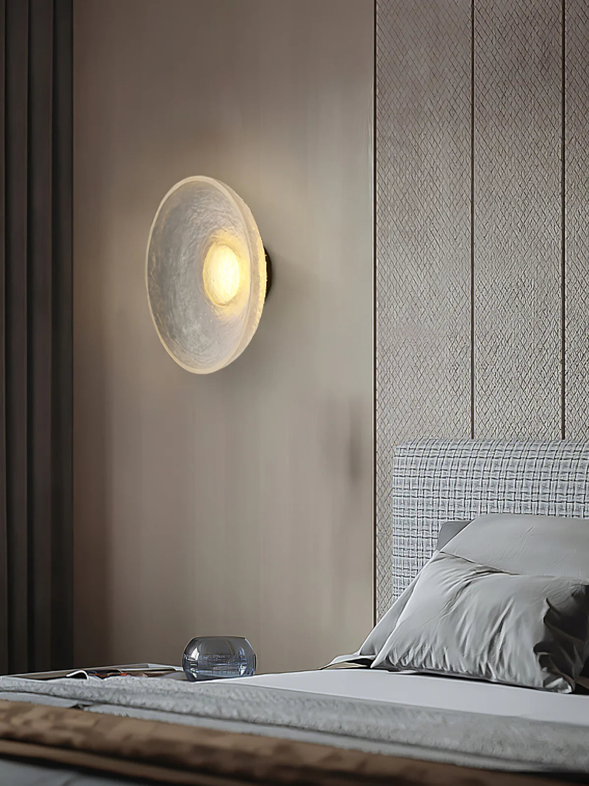 Eclipse Resin Wall Lamp