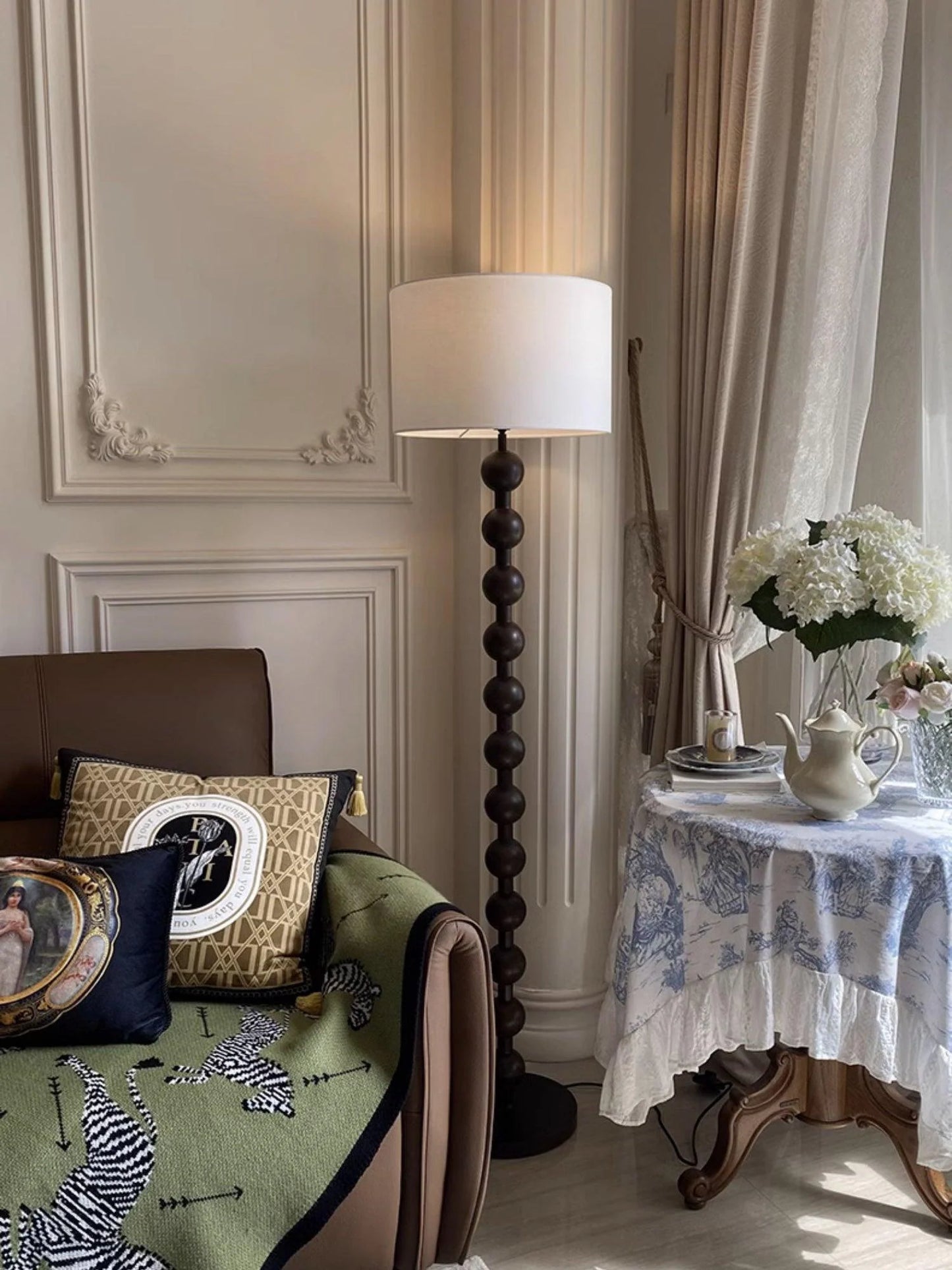 Hugo Barbell Floor Lamp