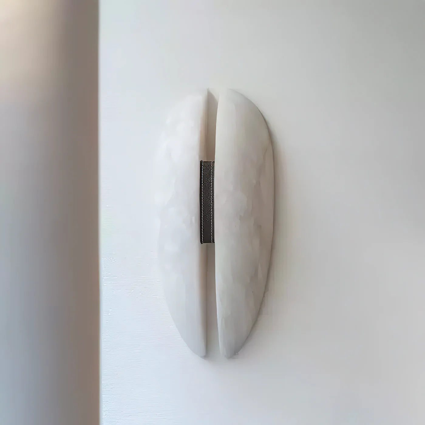 Luna Abalaster Wall Lamp