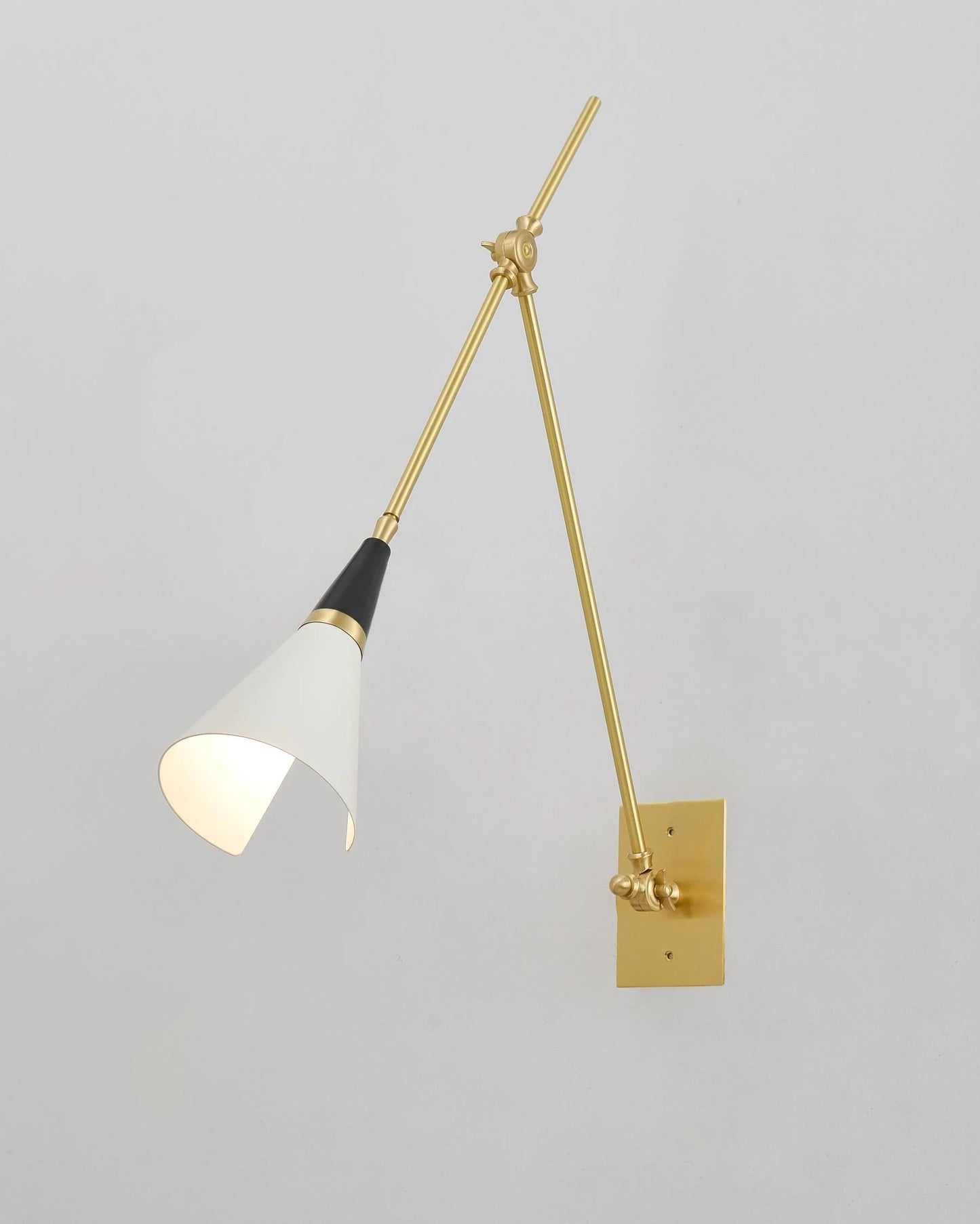 Magari Wall Lamp