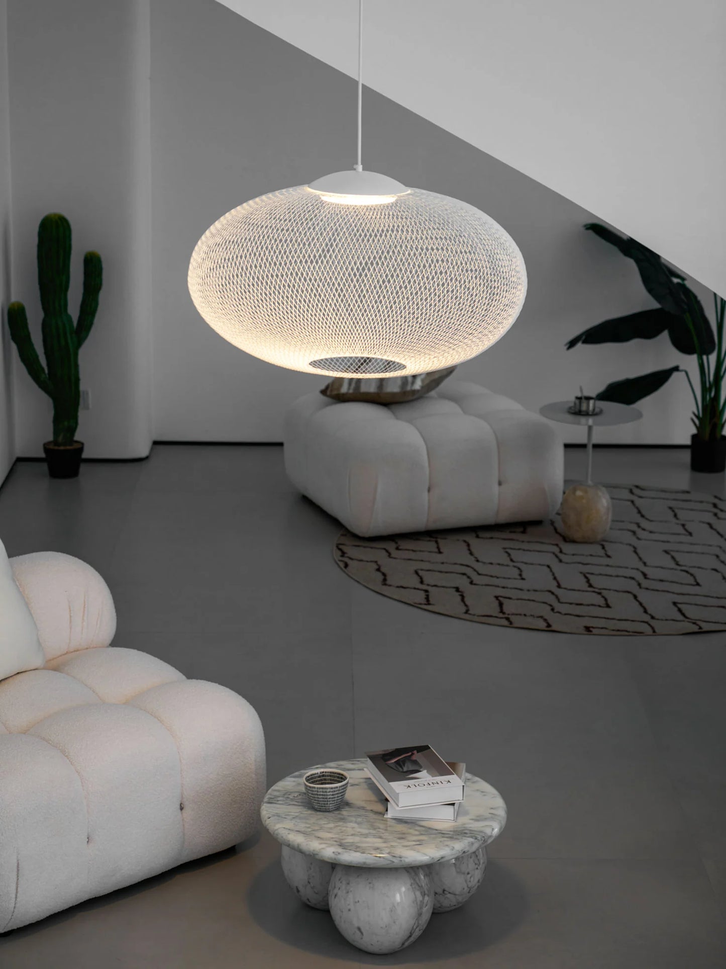 Metallic Meshwork Pendant Lamp