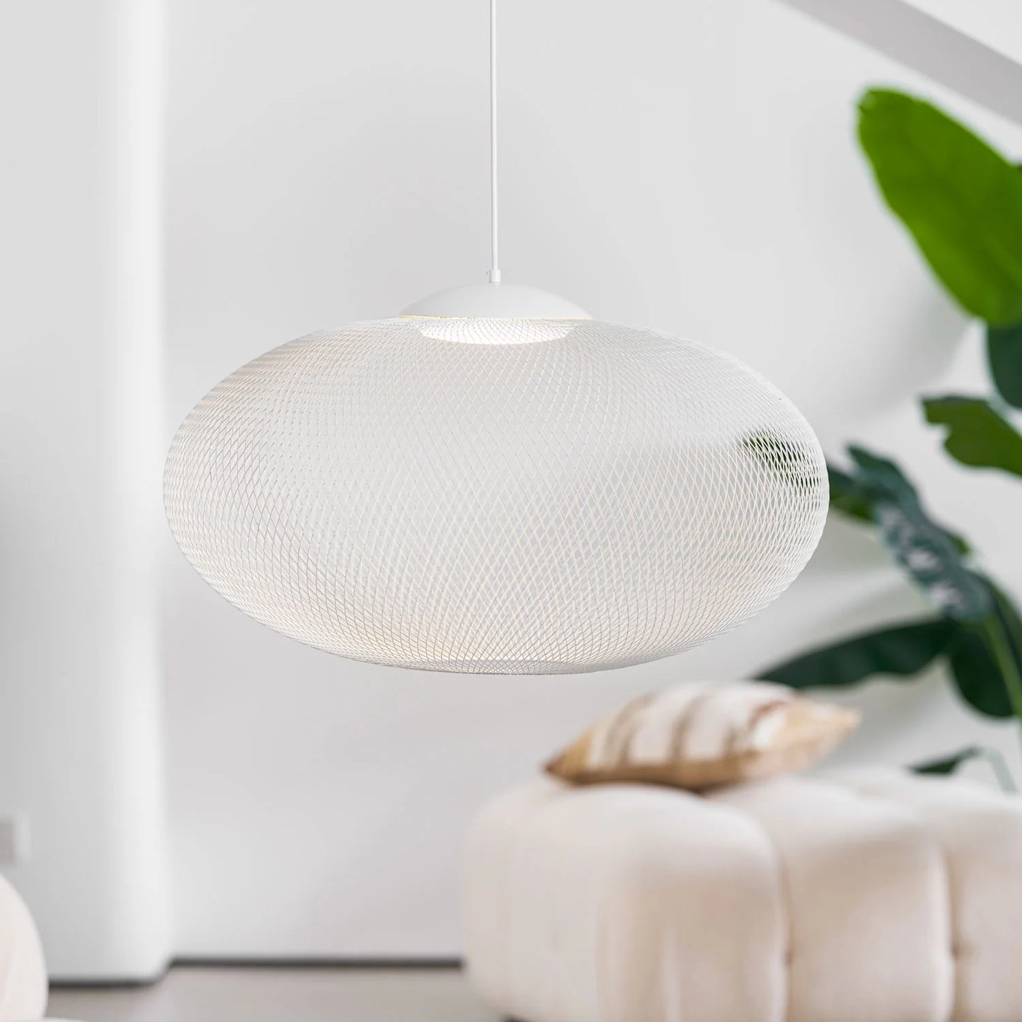 Metallic Meshwork Pendant Lamp