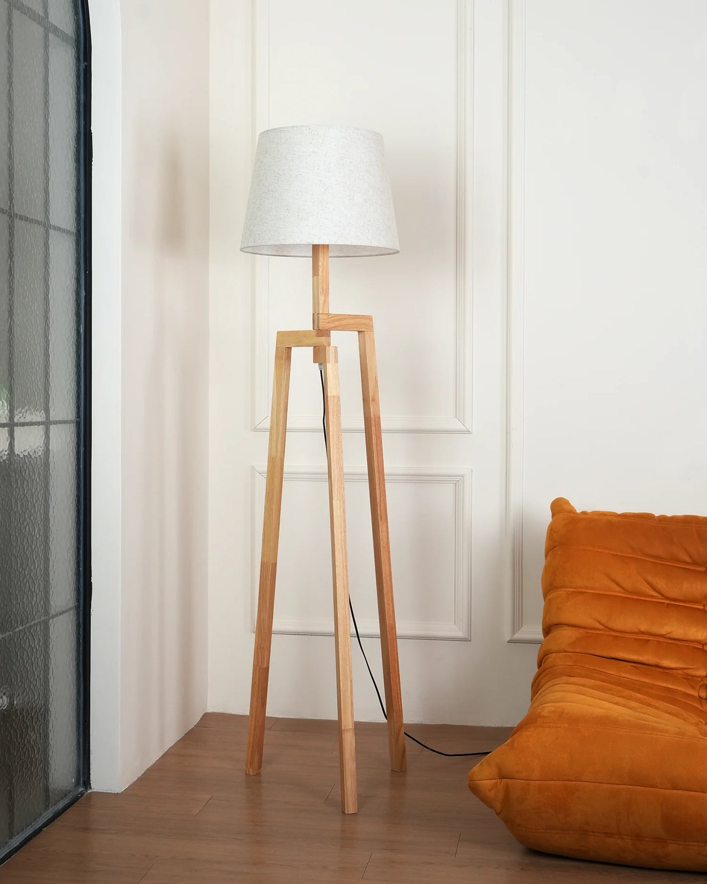 Puccio Tripod Floor Lamp