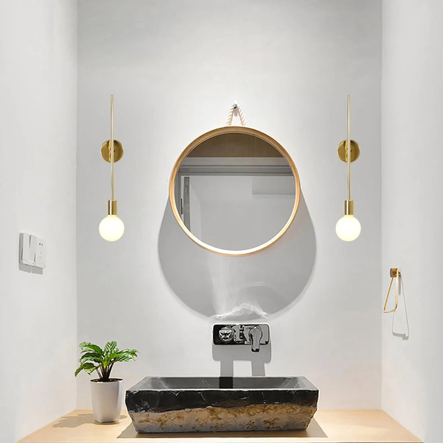 Step & Kick Wall Lamp