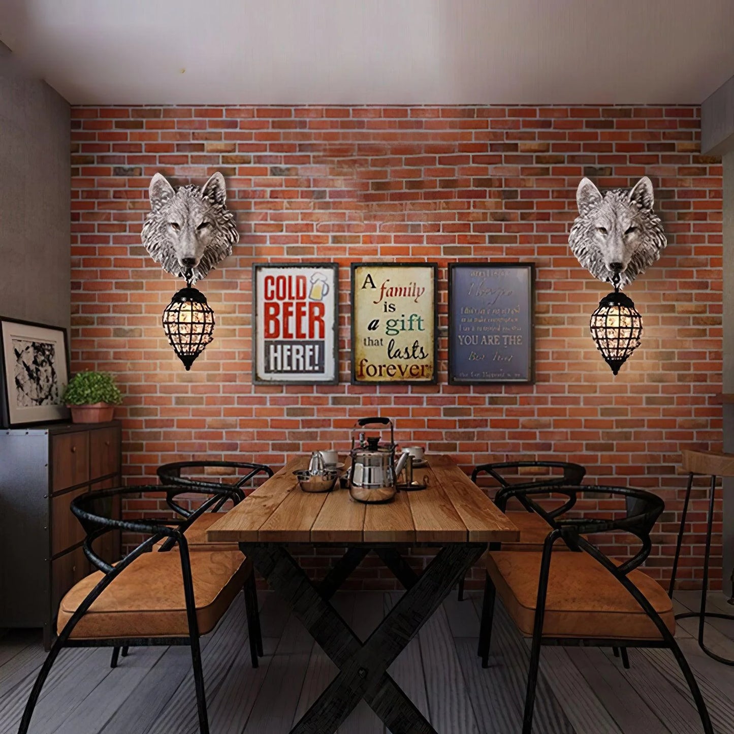 Wolf Head Wall Lamp