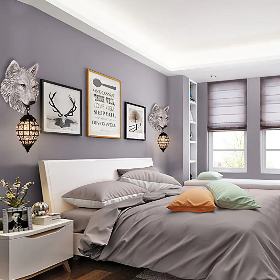 Wolf Head Wall Lamp